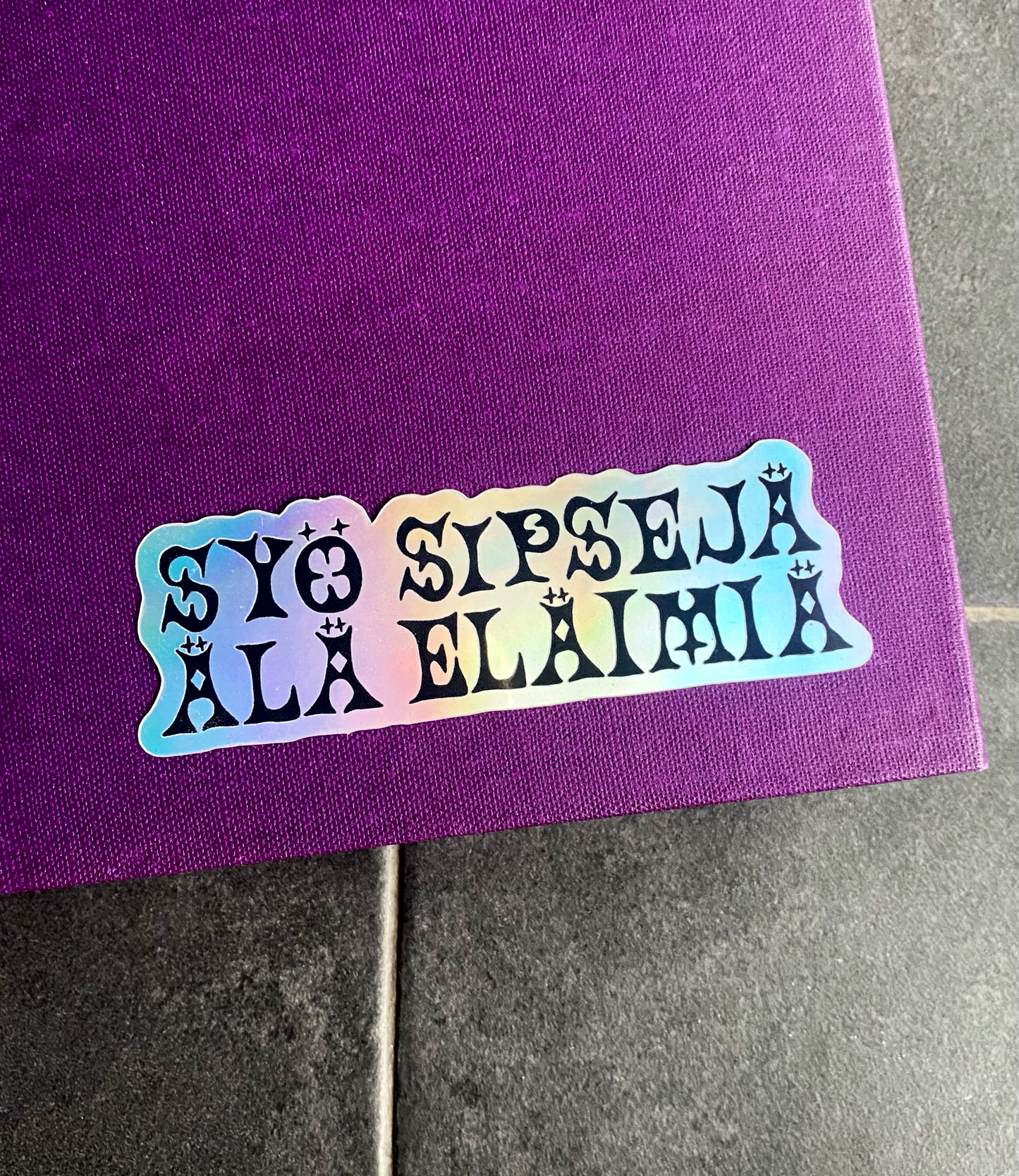 Syö sipsejä älä eläimiä • tarra