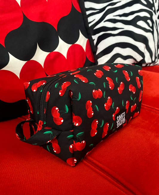 Cherry baby • meikkipussi