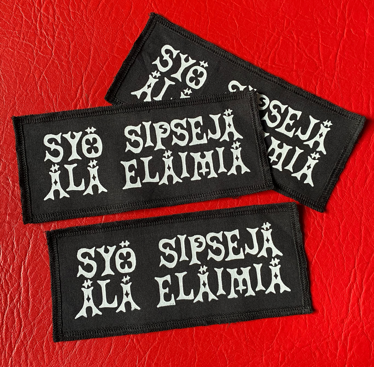 Syö sipsejä älä eläimiä • kangasmerkki