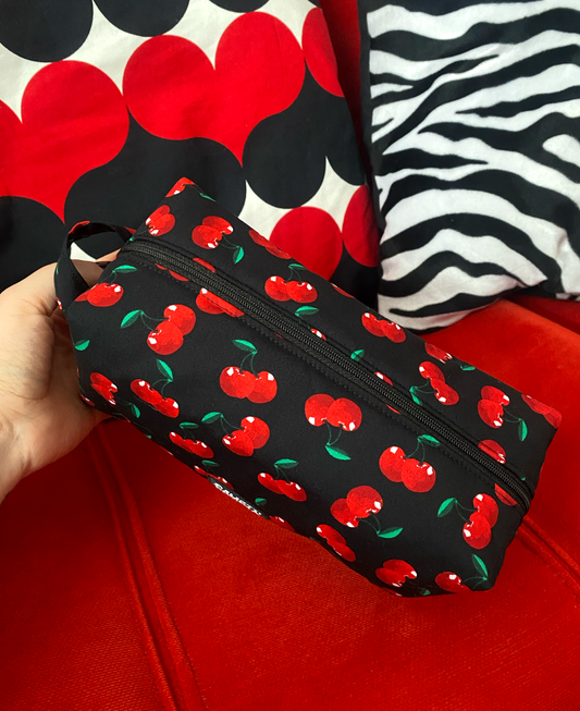 Cherry baby • meikkipussi