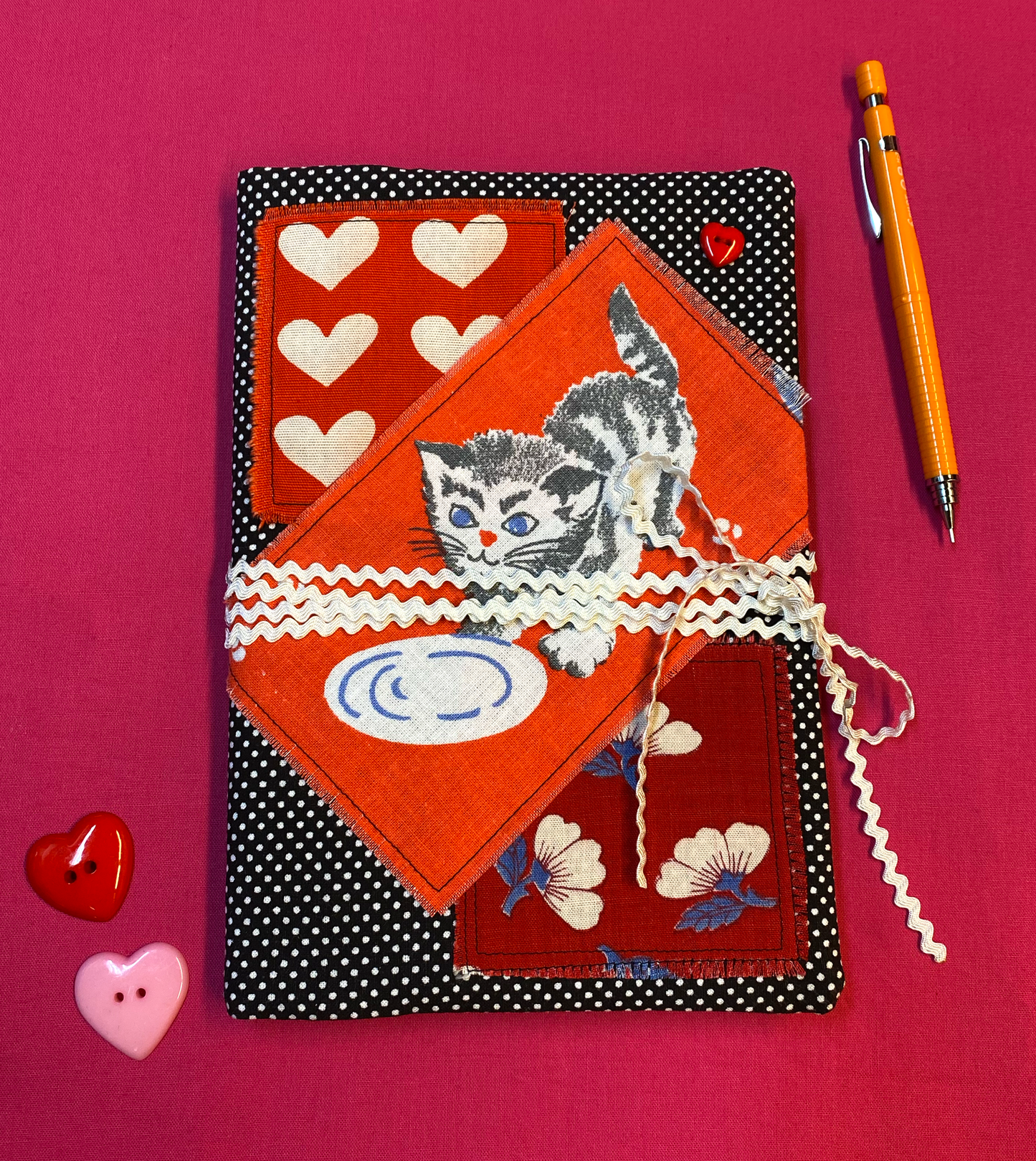 Pilkullinen kissa • muistivihko A5