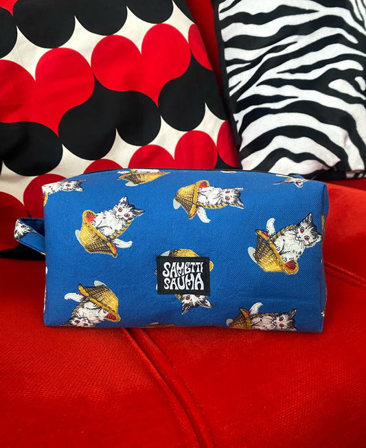 Kisu korissa • meikkipussi